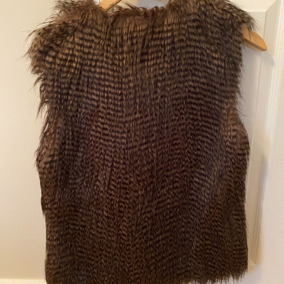 Faux Fur Vest - Picture 2 of 3